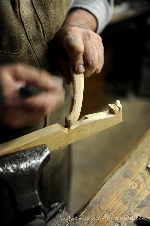 Le Najac, couteau de paix - reportage à l’atelier - photographie Sylvie Bosc